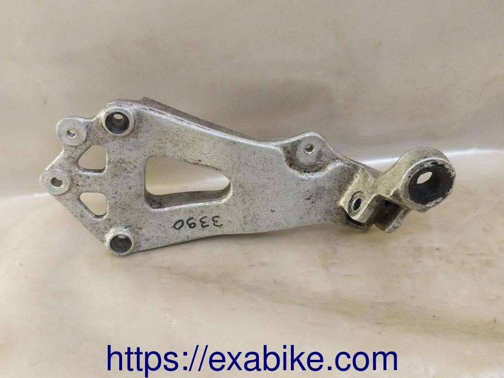 rear right older step Suzuki GSXR 750 - photo 1