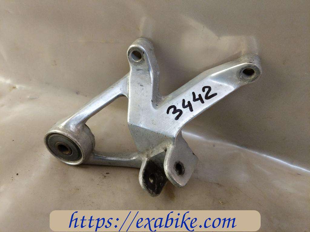 rear right older step Yamaha YZF 750 - photo 1