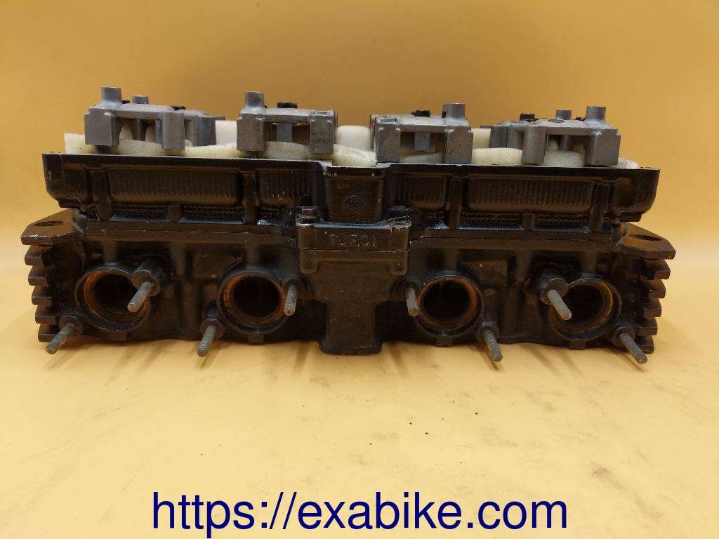 cylinder head Yamaha FZX 750 - photo 4