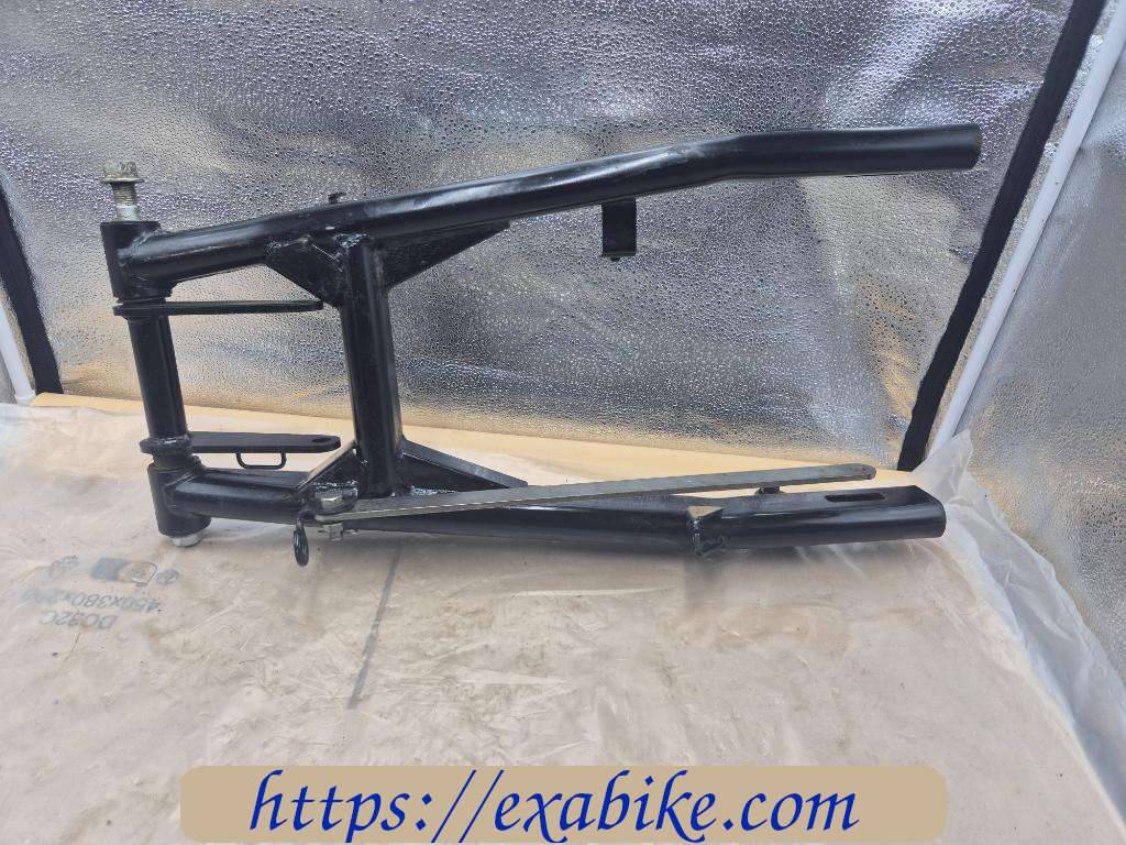 swingarm with axle Kawasaki EL 125 Eliminator - photo 1