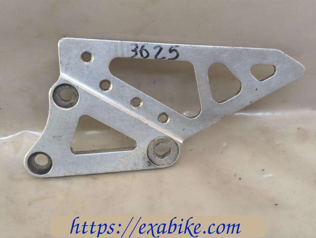 front left older step Suzuki GSXR 750 - photo 1
