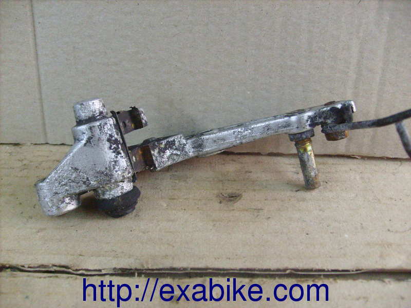 caliper bracket, left Suzuki 600 Bandit - photo 1