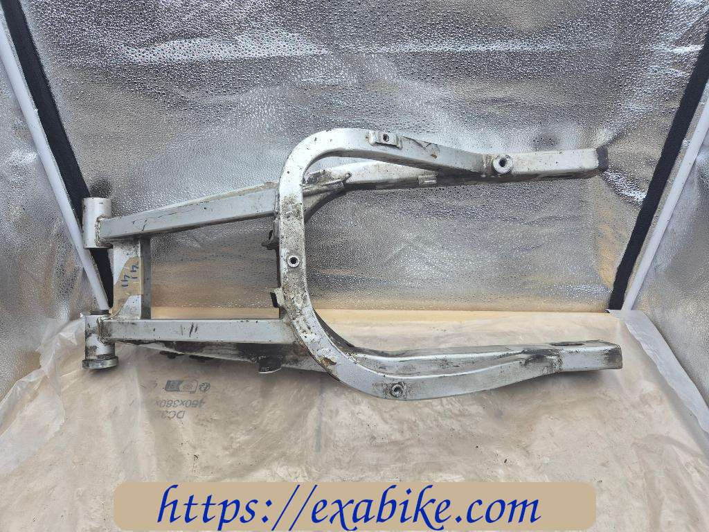 swingarm Yamaha TZR 125 - photo 1
