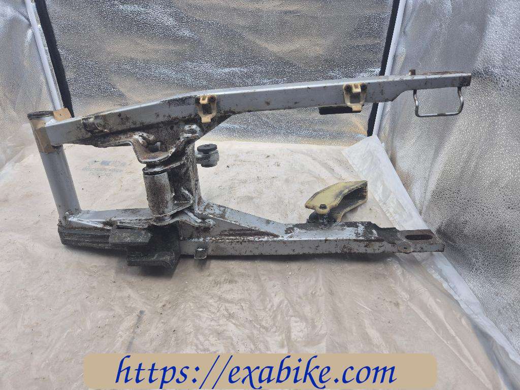 swingarm  Suzuki DR 650 - photo 1