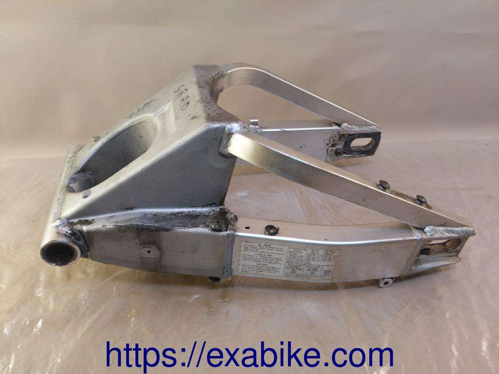 swingarm Suzuki GSXR 750 - photo 3
