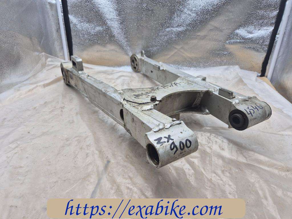 swingarm Kawasaki GPZ 900 Ninja - photo 3