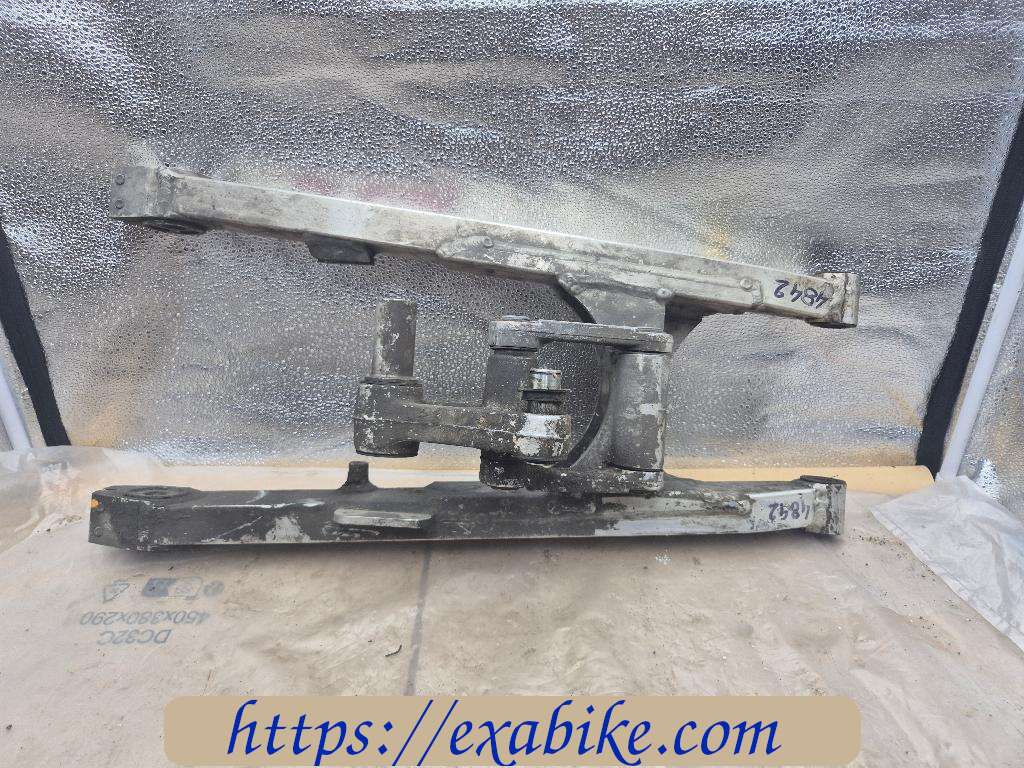 swingarm Kawasaki KLR 600 - photo 1