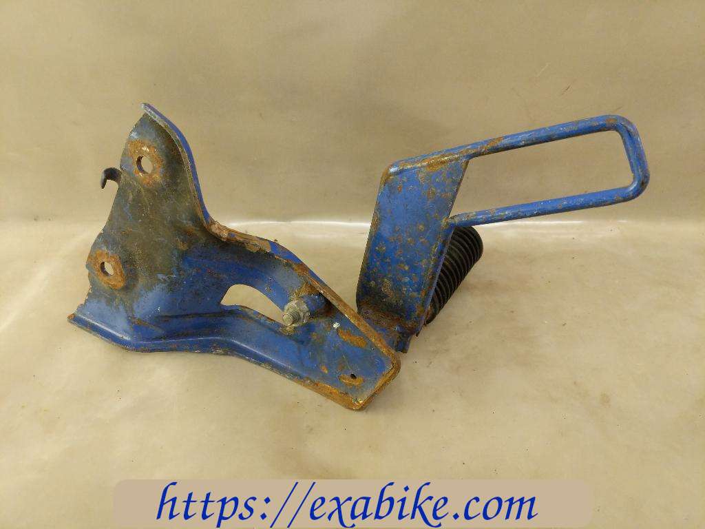 rear right older step Suzuki DR 750 - photo 2
