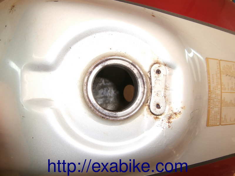 reservoir à essence Honda VF1000F - photo 3