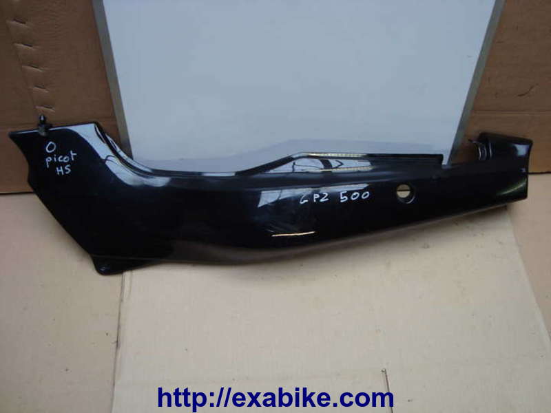 left rear cowl - Kawasaki GPZ 500 - photo 1