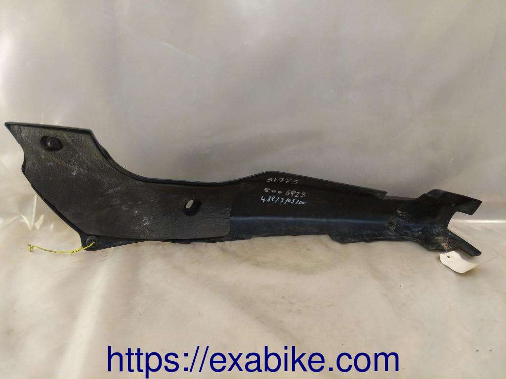 flanc arrière droit Kawasaki GPZ 500 - photo 3