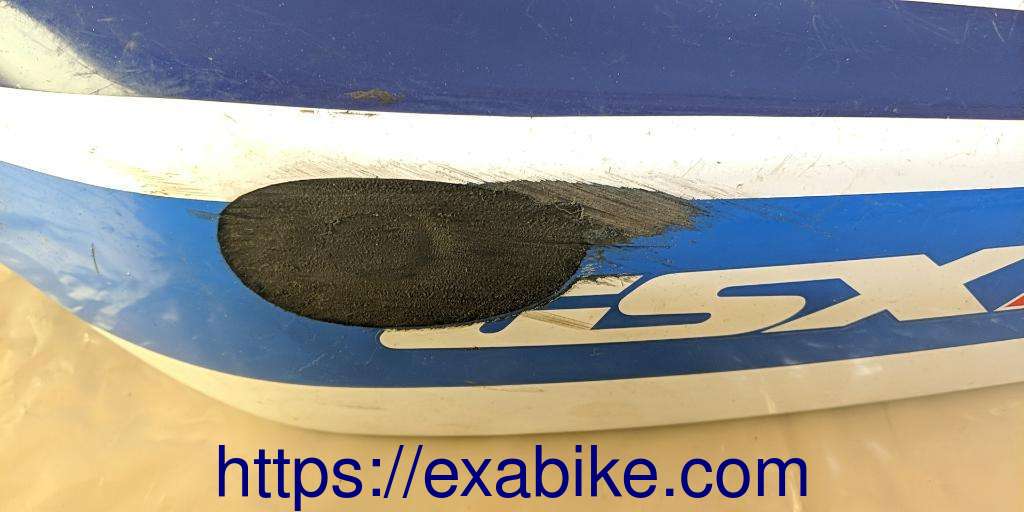 flanc arrière gauche Suzuki GSXR 750 - photo 2