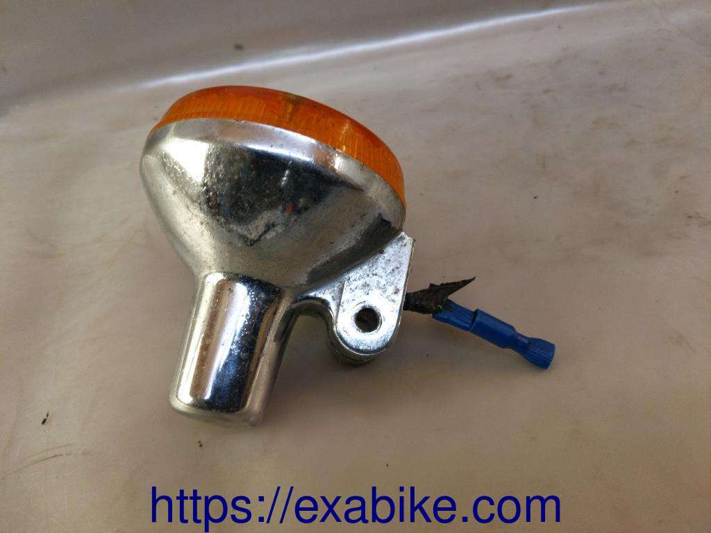 turn signal Yamaha XZ 550 - photo 2