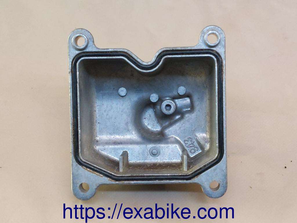 carburetor float chamber, right Suzuki 600 Bandit - photo 2