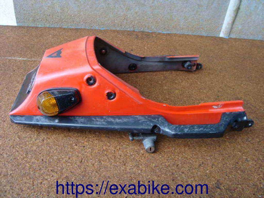Coque arr Kawasaki GPZ 400 ZX - photo 1