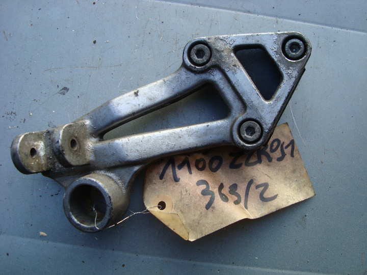 rear right older step Kawasaki ZZR 1100 - photo 1