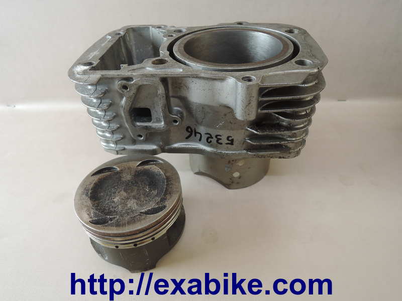 cylinder (rear) with piston Suzuki VX 800 - photo 1