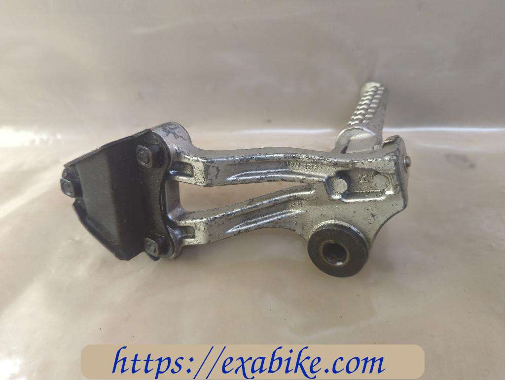 rear right older step Kawasaki ZZR 1100 - photo 2