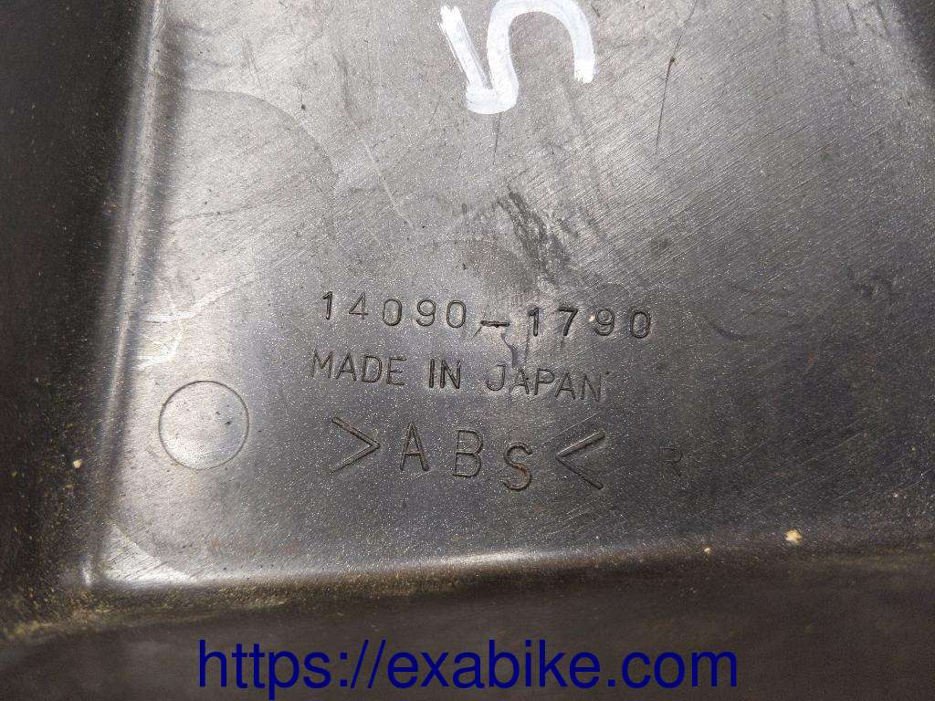 air cleaner case cover Kawasaki ZRX 1100 - photo 3