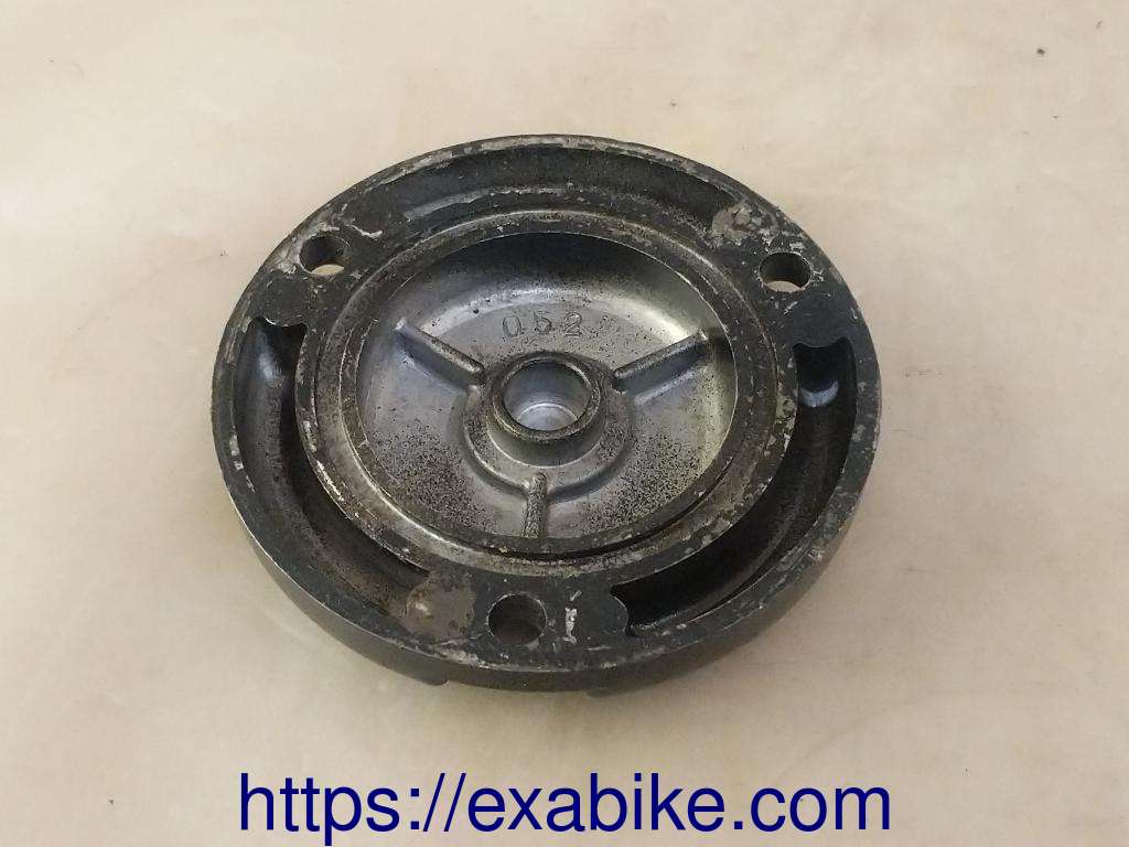 oil filter cover Suzuki DR 125 - photo 2