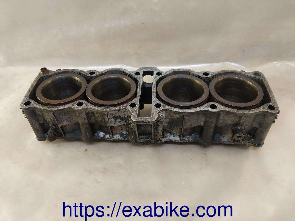 cylinder bloc Yamaha FZ 750 - photo 1