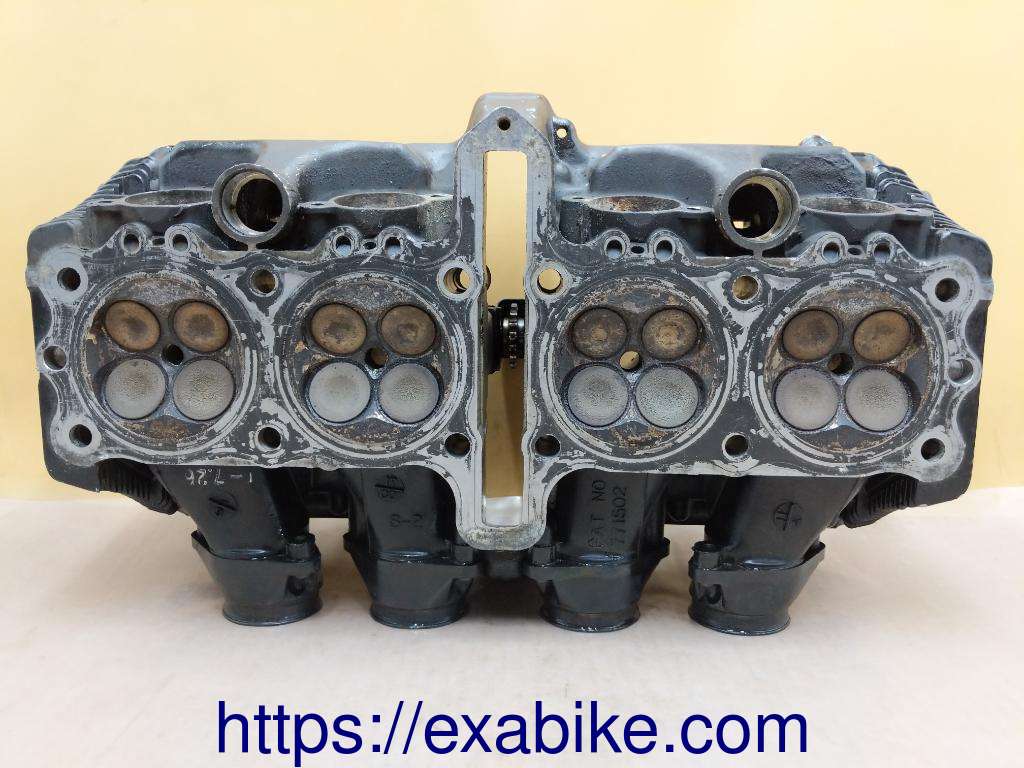 cylinder head Suzuki GSXF 750 - photo 5