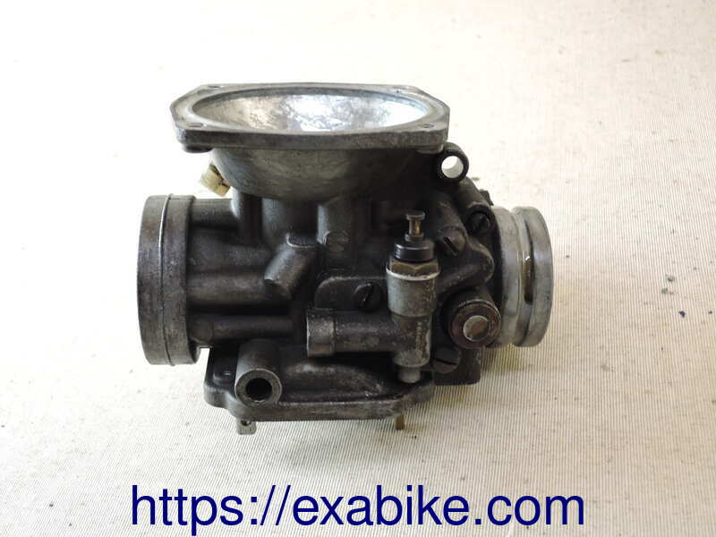 carburetor body, right Suzuki GS400E - photo 2