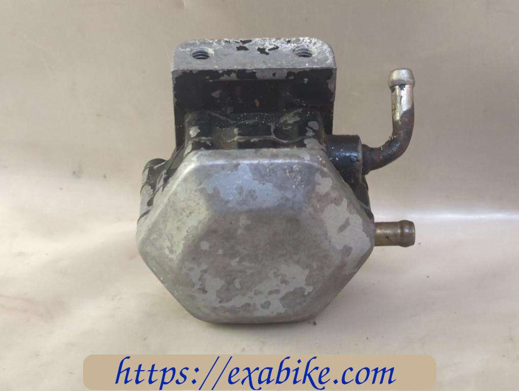 vacuum pump Yamaha XV 500 - photo 1