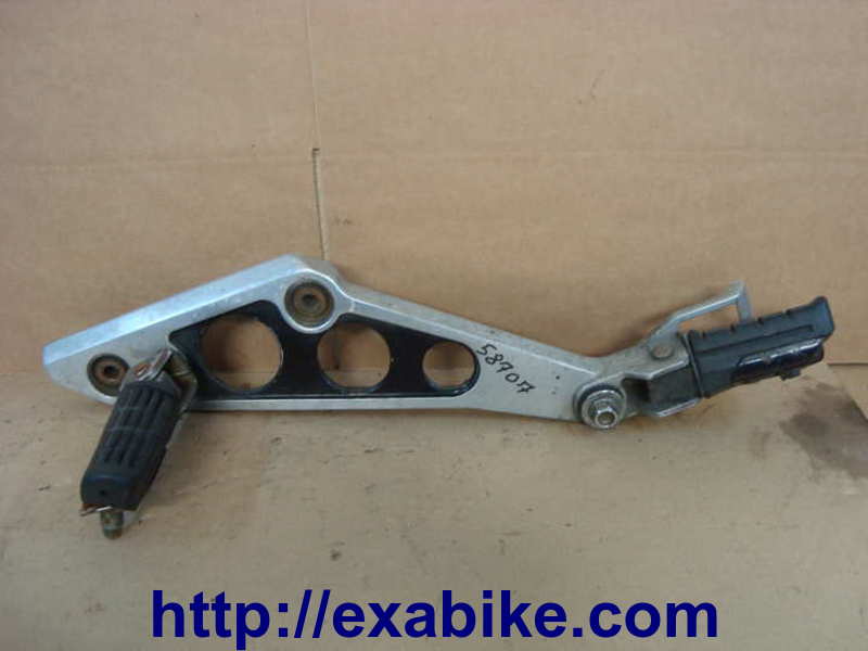 platine repose-pied gauche Honda CBX 750 - photo 1