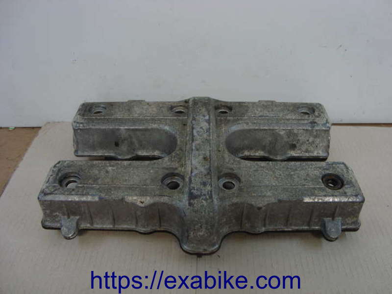 cylinder head cover Honda CBX 750 - photo 1