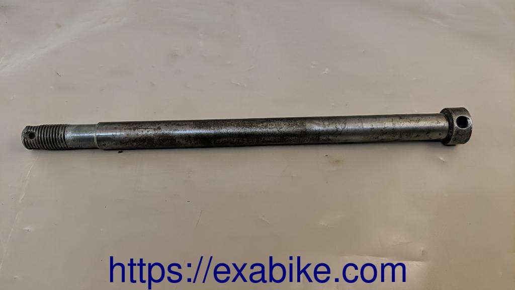 rear wheel axle Yamaha RDX 125 - photo 1