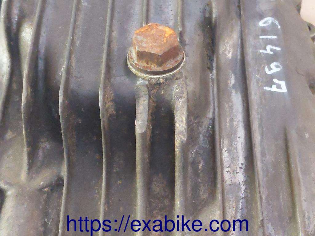 engine cover,lower Honda CB750F - photo 3