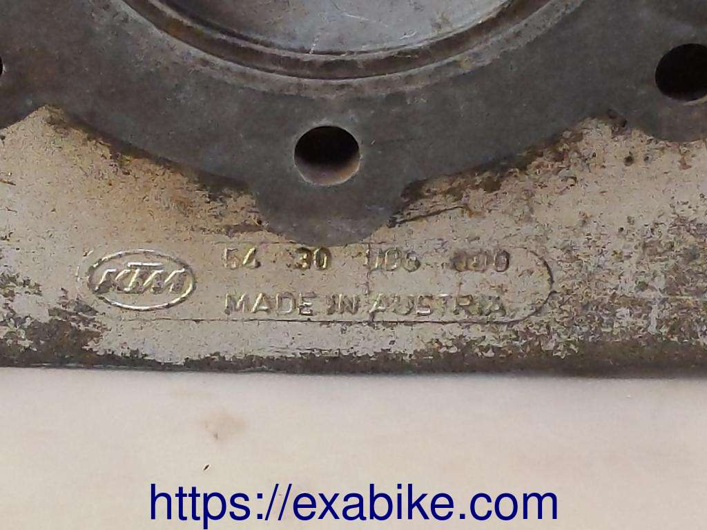 cylinder head KTM GS 240 - photo 4