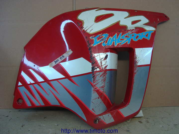 flanc droit Suzuki DR 800 - photo 1
