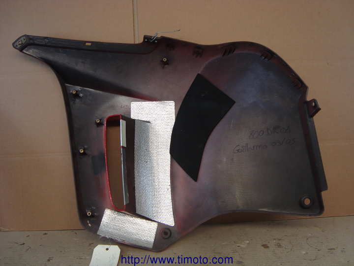 flanc droit Suzuki DR 800 - photo 2