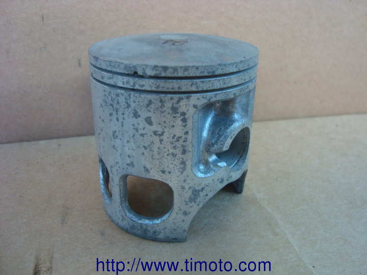 piston Yamaha YT 250 - photo 1