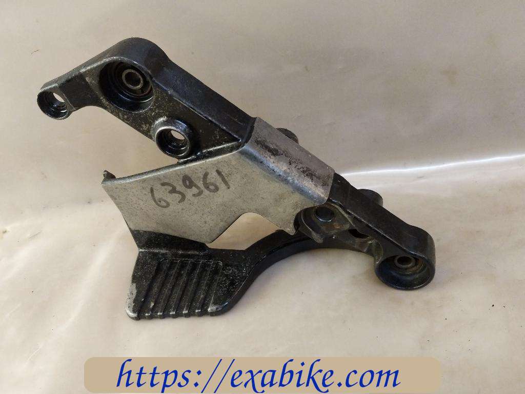 right older step Yamaha FZ 750 - photo 1