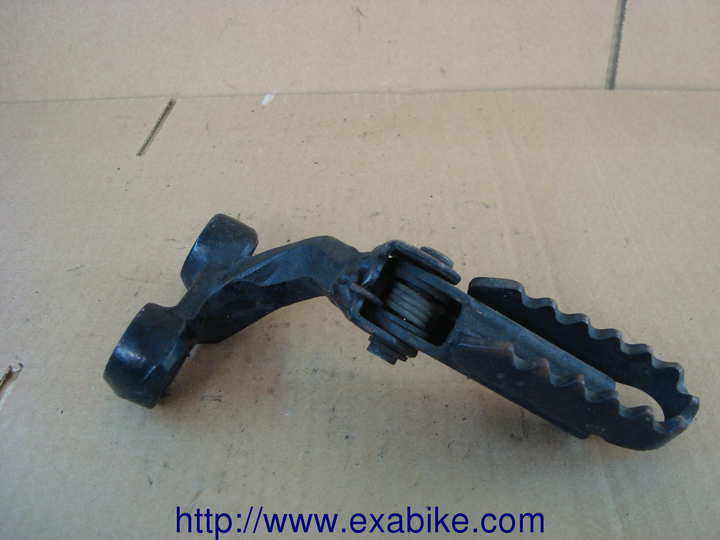 front right footrestroit Suzuki DR 600 - photo 1