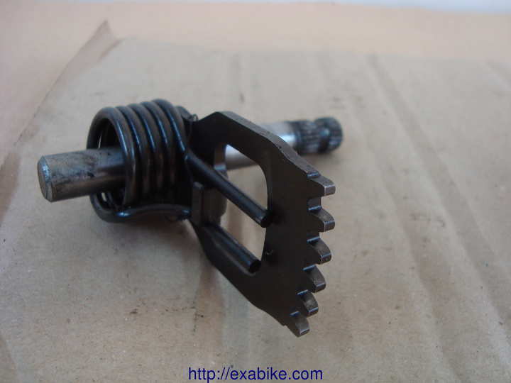 spindle gear shift Suzuki DR 750 - photo 1