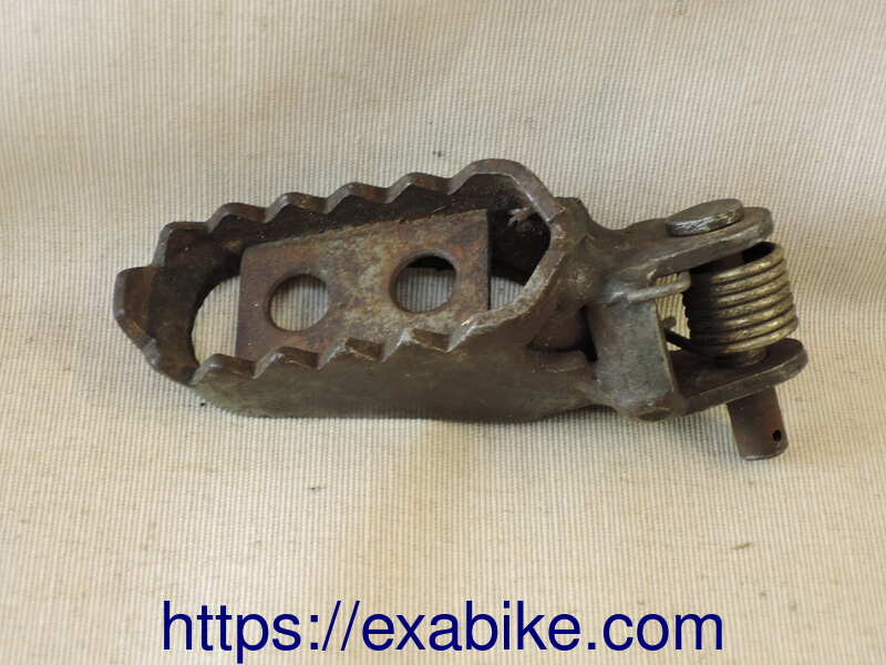 repose-pied avant gauche Cagiva 125 K7 - photo 1