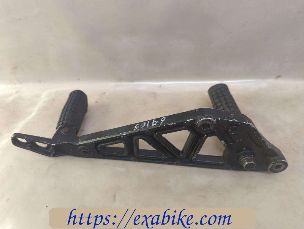 platine repose-pied gauche Honda VF500F - photo 2