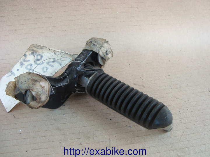 right footrest plate Suzuki GSXF 600 - photo 1