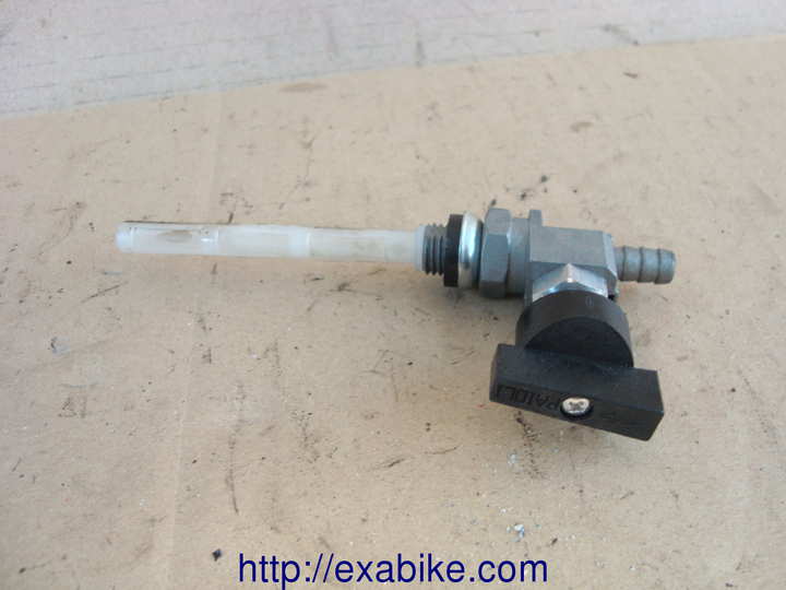 robinet d'essence Peugeot 103 - photo 1