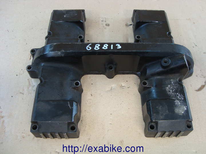 cylinder head cover Yamaha XS 400 - photo 1
