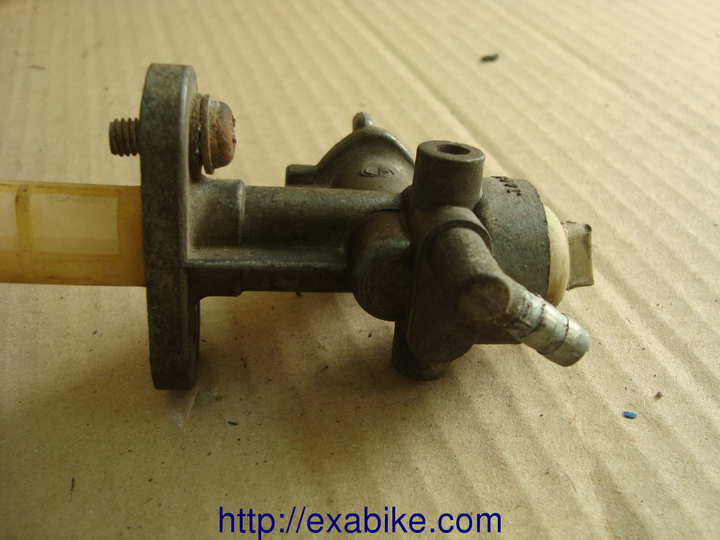 robinet d'essence Voir la photo ou référence modele a identifier - photo 2