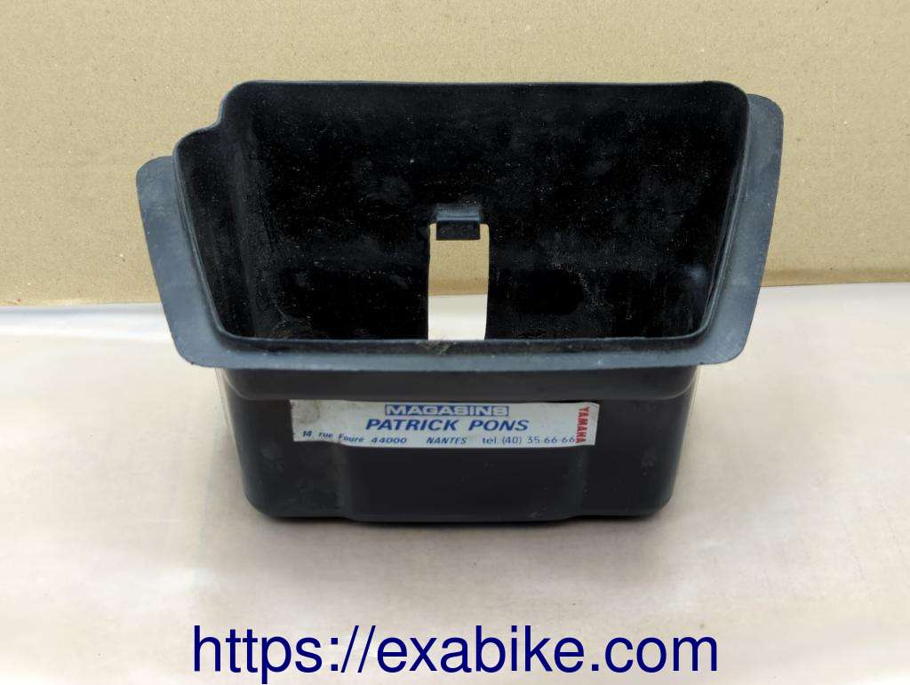 inside cowl Yamaha XZ 550 - photo 1