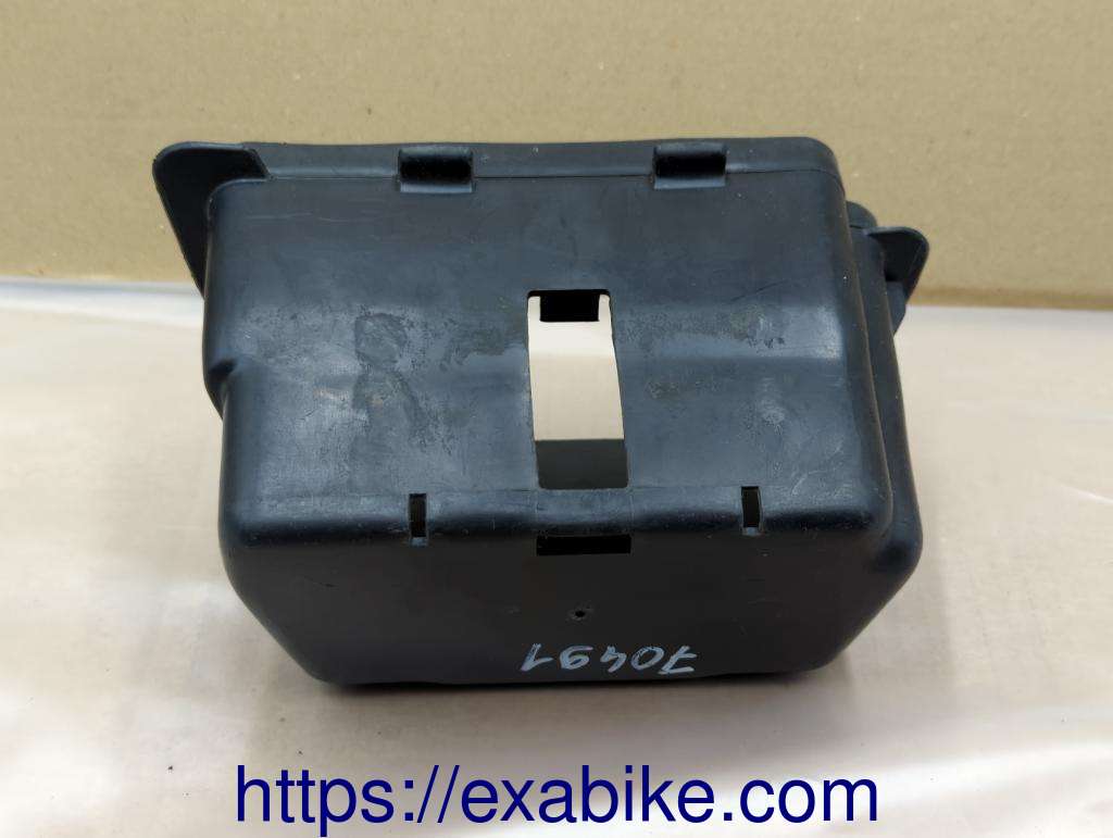 inside cowl Yamaha XZ 550 - photo 2