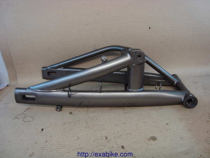 swingarm Kawasaki ER-6 - photo 1
