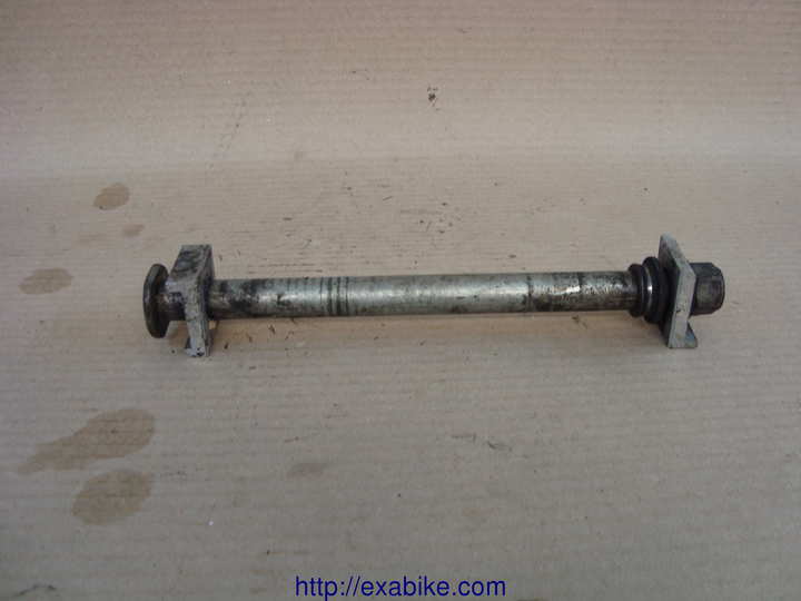 rear wheel axle Suzuki XF 650 Freewind - photo 1
