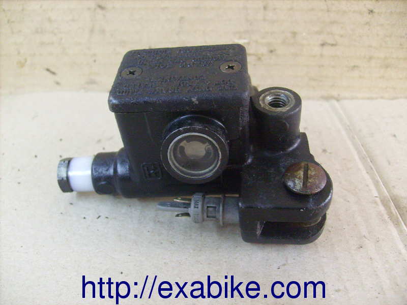 rear master cylinder Voir la photo ou référence modele a identifier - photo 1